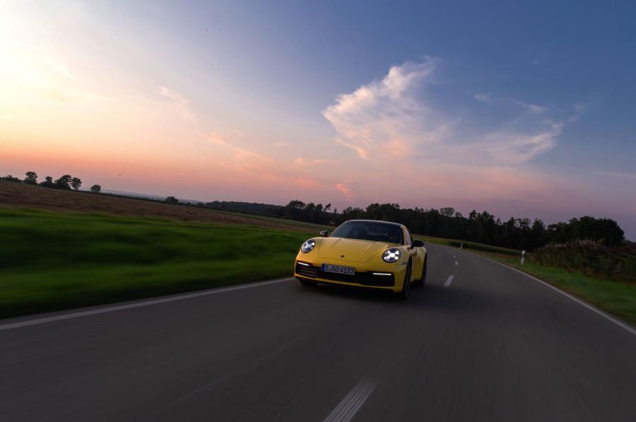  Porsche 911 Carrera (992) 2019 года  (WW) (фото 100 из 148)